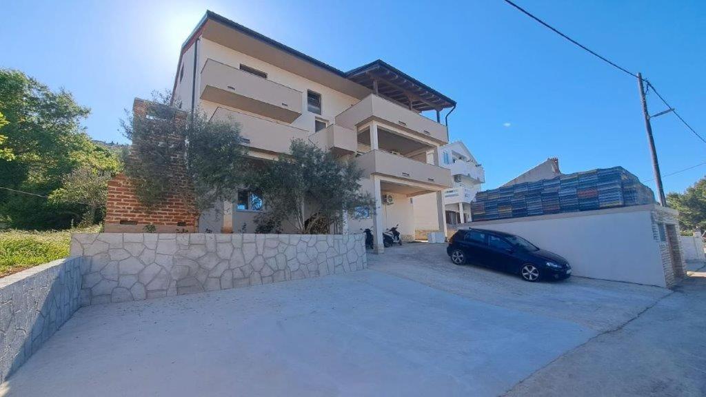Nina Apartment Kali